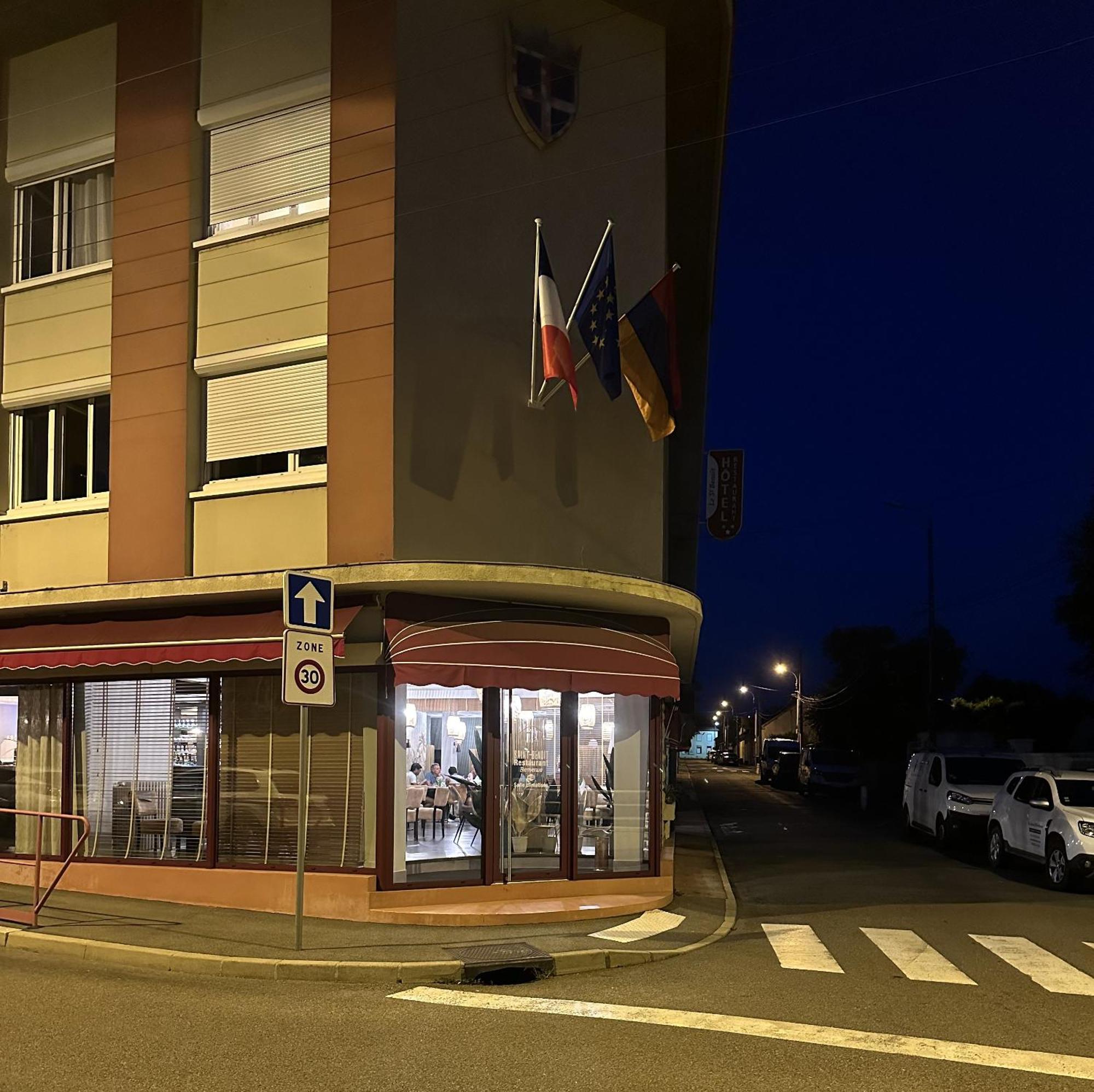 Hotel Restaurant Saint-Benoit Gueugnon Exterior foto